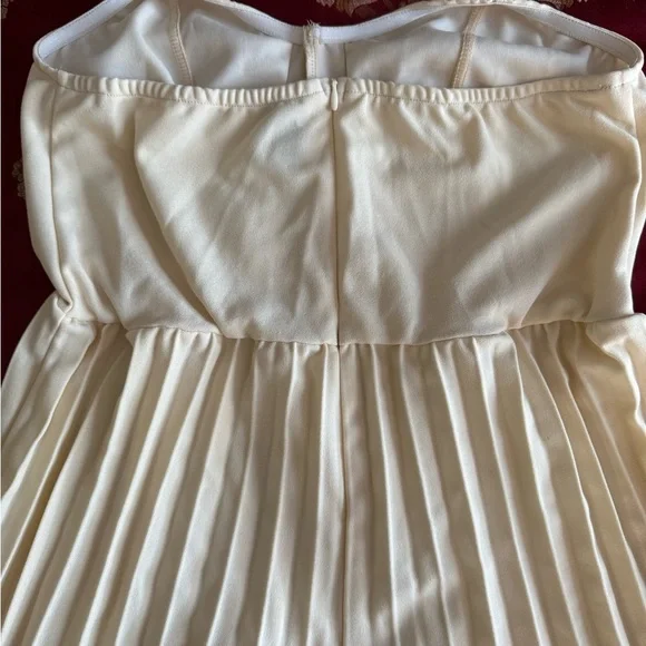 Strapless Ruched Waist Jump Apricot Pleated Shorts size large - Picture 2 of 4